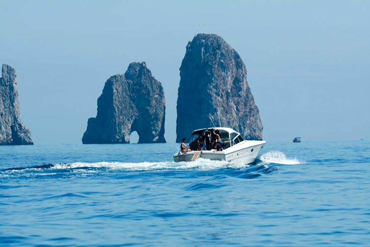 Boat excursions Capri-1